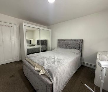 4 bedroom end of terrace house to rent - Photo 3