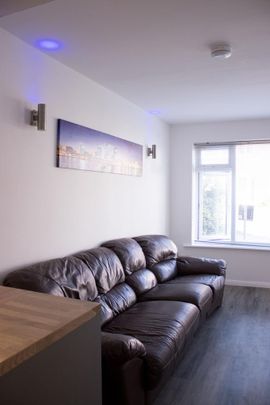 5 bedroom semi-detached house to rent - Photo 1