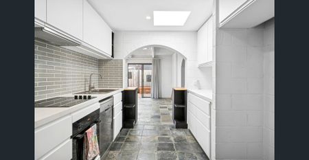 Fully Renovated - Three Bedroom + Studio | Garden Maintenance Included - Photo 3