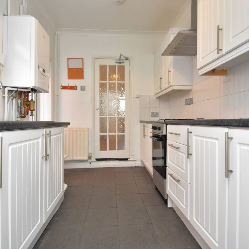 3 bedroom terraced house to rent - Photo 1