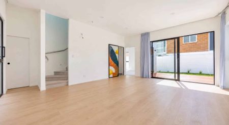 Contemporary Organic Minimalism – A Stylish Ne... - Photo 2