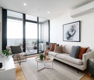 Inner City Luxury living Just Metres to Everything - Photo 2