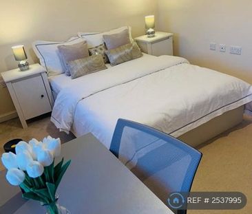 1 bedroom in a house share to rent - Photo 3