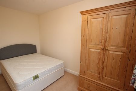 Holyrood Court, Sandringham Drive, Bramcote Hills, Nottingham, NG9 3NG - Photo 3