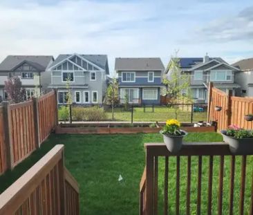 Beautiful 3 bedroom Chappelle Duplex Available for Rent | Edmonton - Photo 1