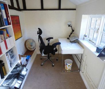 4 bedroom semi-detached house to rent - Photo 4