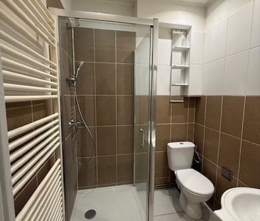 Location Appartement 2 pièces 27m² HYERES 83400 - Photo 4