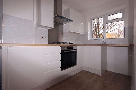 1 bedroom semi-detached house to rent - Photo 2