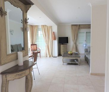 Magnificent furnished 2.5-room apartment with terrace facing the lake - Photo 1