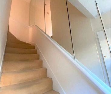 Crookham Road, Fleet, GU51 - Photo 5