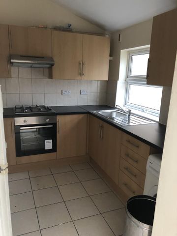 4 bedroom terraced house to rent - Photo 3