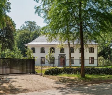 Gerenoveerde villa (ca. 3.628 m²) in een doodlopende straat! - Photo 1