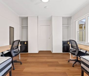 Twin Room - Photo 2