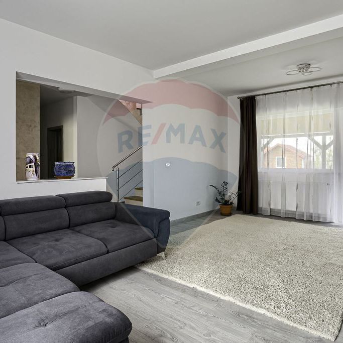 Casă de închiriat în cartierul Athena, zona 6 Vânători - Fotografie 1