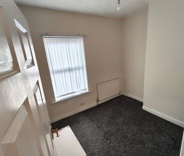2 Bed Terraced House, Bunyard St, M8 - Photo 3