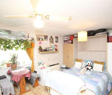 Conifer Way, Wembley, Middlesex, HA0 - Photo 2