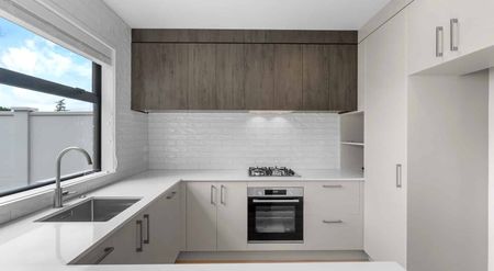 Brand-new townhouse overlooking the green belt - Photo 5