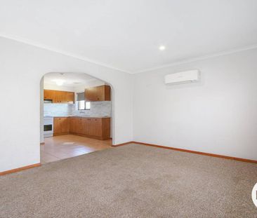 CONVENTIENTLY LOCATED! - Photo 5