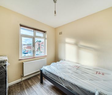 4 bedroom detached house to rent - Photo 4