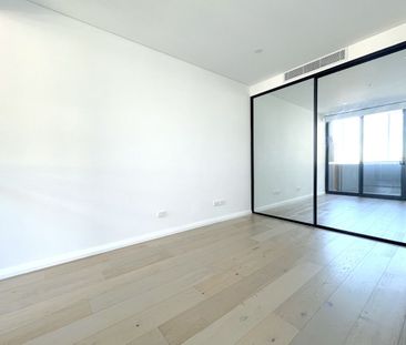 Beautifully designed 2 bedroom 2 bathroom apartment - Photo 4
