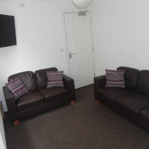 4 bedroom house to rent - Photo 1