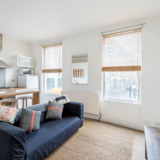 1 bedroom flat to rent - Photo 1