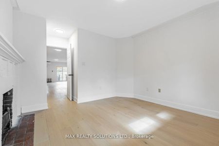 38 St Germain Avenue #Main floor - Photo 4