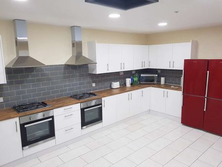 Lovely Brand New Ensuite Room - No deposit All Bills Included! Room 6 - Photo 5