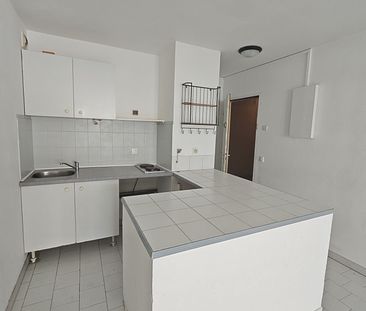 Appartement 2 pièces 38m2 MARSEILLE 10EME 623 euros - Photo 2