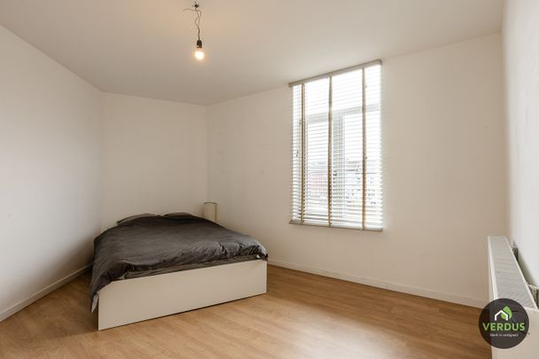 Lichtrijke gerenoveerde hoekwoning te Gent - Photo 1