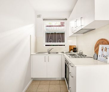 Cozy One Bedroom Unit in Earlwood - Photo 3