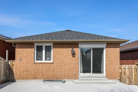 For Lease - 45 Roughley Street Unit# Upper, Bradford West Gwillimbury, Ontario - Photo 2