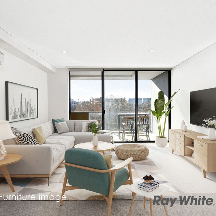 Modern Two Bedroom Apartment with Parking and Balcony - Photo 1