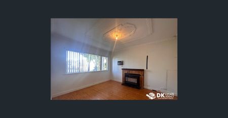 Ideal and Convenient Home in Sunshine - Photo 3