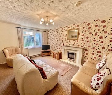 Larkspur Drive, Evesham, WR11 - Photo 2