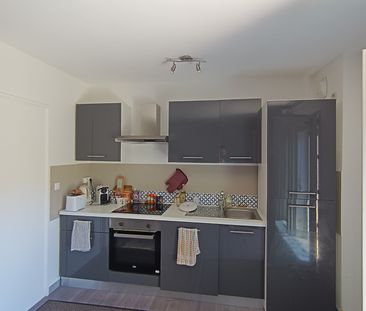 Location Appartement 2 pièces 42m² NIMES 30000 - Photo 4