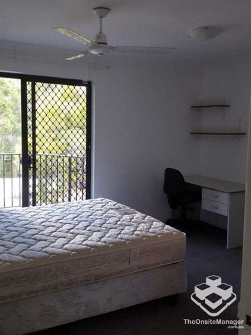 Two bedroom furnished apartment , walk to UQ St lucia campus - Photo 2