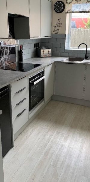 3 bedroom semi-detached house to rent - Photo 1