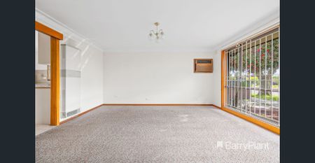 Villa In The Heart Of Thornbury - Photo 2