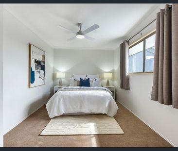 LOVELY, 2 BEDROOM TOWNHOUSE IN EVERTON PARK ! - Photo 5