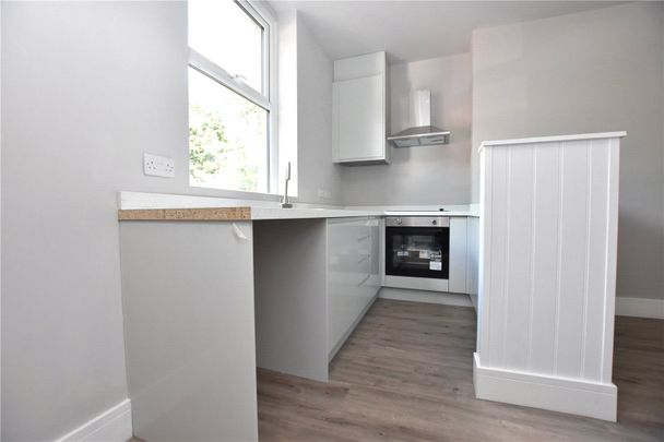 77, Wakefield Road, Gildersome, Morley, Leeds, LS27 7HH - Photo 1