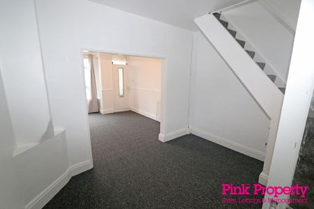 2 bedroom terraced house to rent - Photo 2
