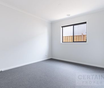 Spacious 4-Bedroom Family Home in a Great Wyndham Vale Location - Photo 5