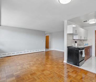 For Lease - 159 Russell Hill Road Unit# 403, Toronto, Ontario - Photo 2