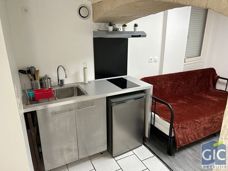 Location Appartement 1 pièce 27m² - Photo 2