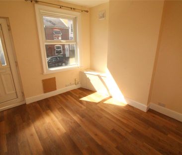 2 bedroom house to rent Milton Road, Luton, Bedfordshire, LU1 - Photo 1