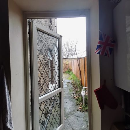 Room in a Shared Flat, Station Road, NW10 - Photo 4