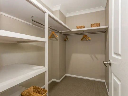 “THE BEST TOWNHOUSE IN BROWNS PLAINS!” - Photo 1