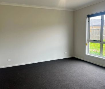 Magnificent Living Spaces, Luxurious Amenities, Unmatched Elegance! - Photo 4