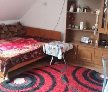 Primesc în chirie o femeie pe termen lung - Photo 1